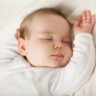 comment habiller bébé pour dormir